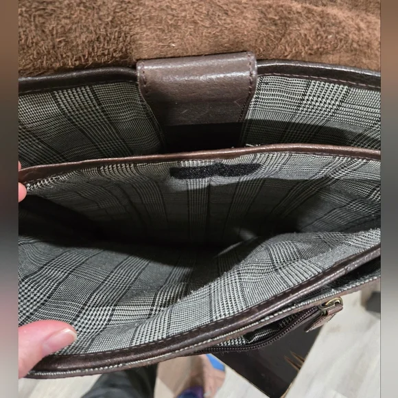 Aunts And Uncles Leather Crossbody Bag Very Good Condition - Picture 9 of 9